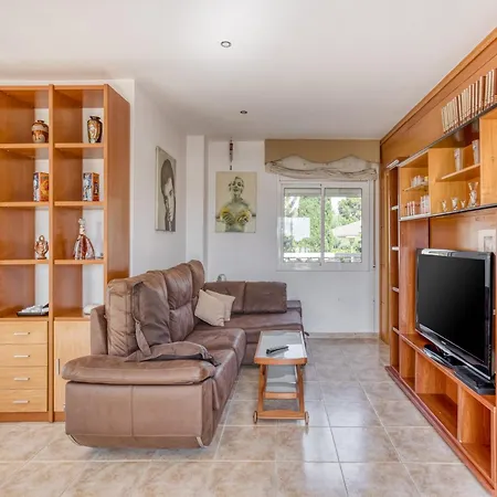 Belvilla By Oyo Casa Ausias *